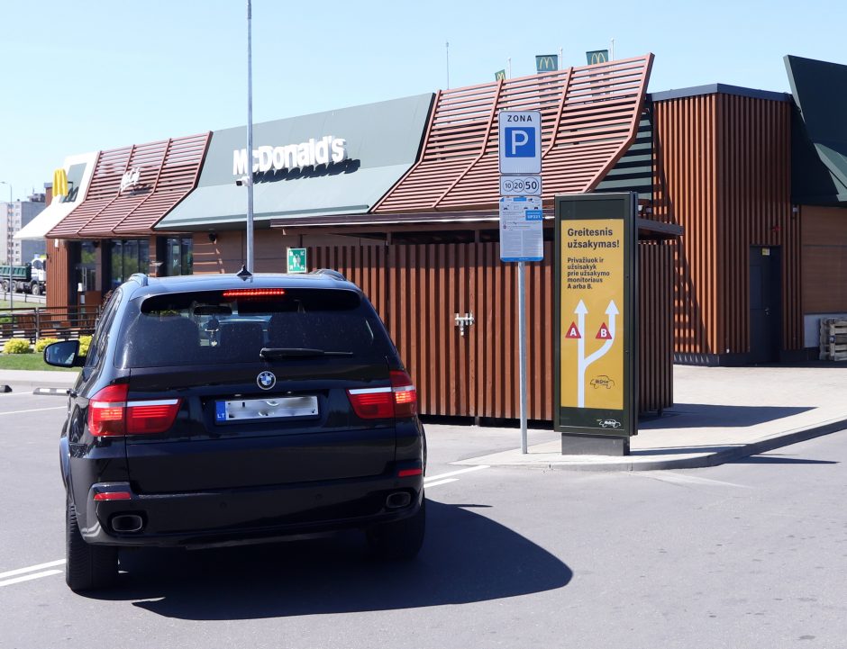 Apkarto pusryčiai „McDonald'e“: už aikštelėje praleistą pusvalandį – 30 eurų 