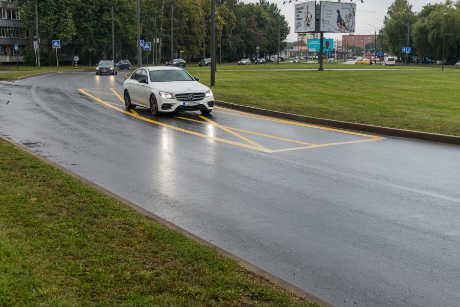 Išgirdo kauniečių prašymą – judrioje vietoje nubraižė korį