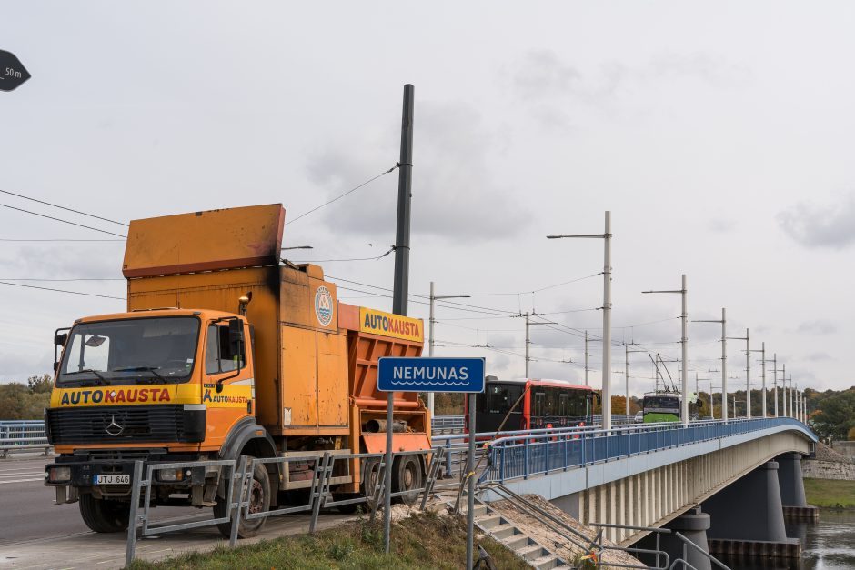 Panemunės tiltą apgriovusi ukrainietė įkalinta naktimis namuose, bet į darbą galės išvykti ir tada