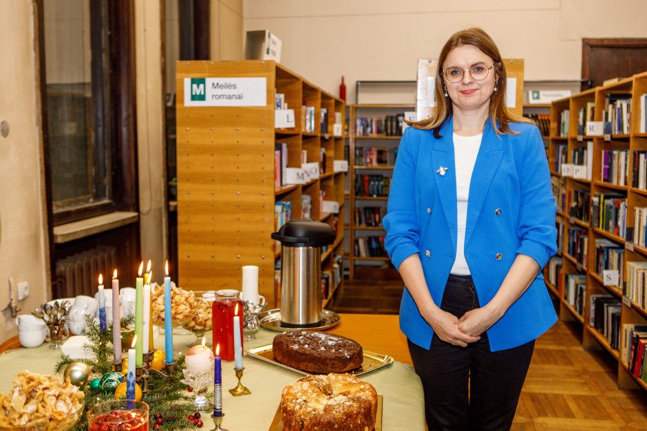 Bibliotekoje – tarpukario švenčių stalas