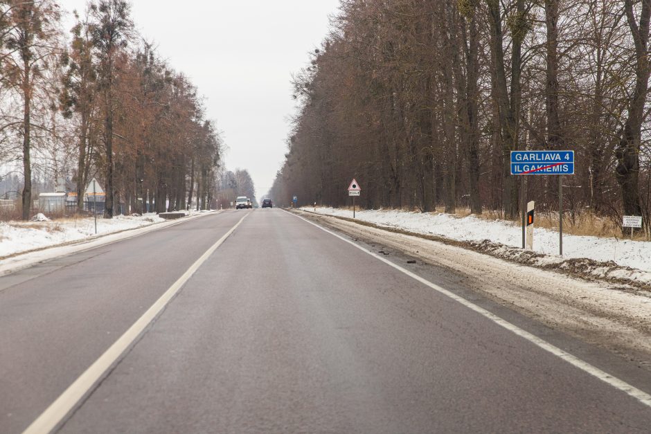 Viso kelio rekonstrukciją gaubia migla