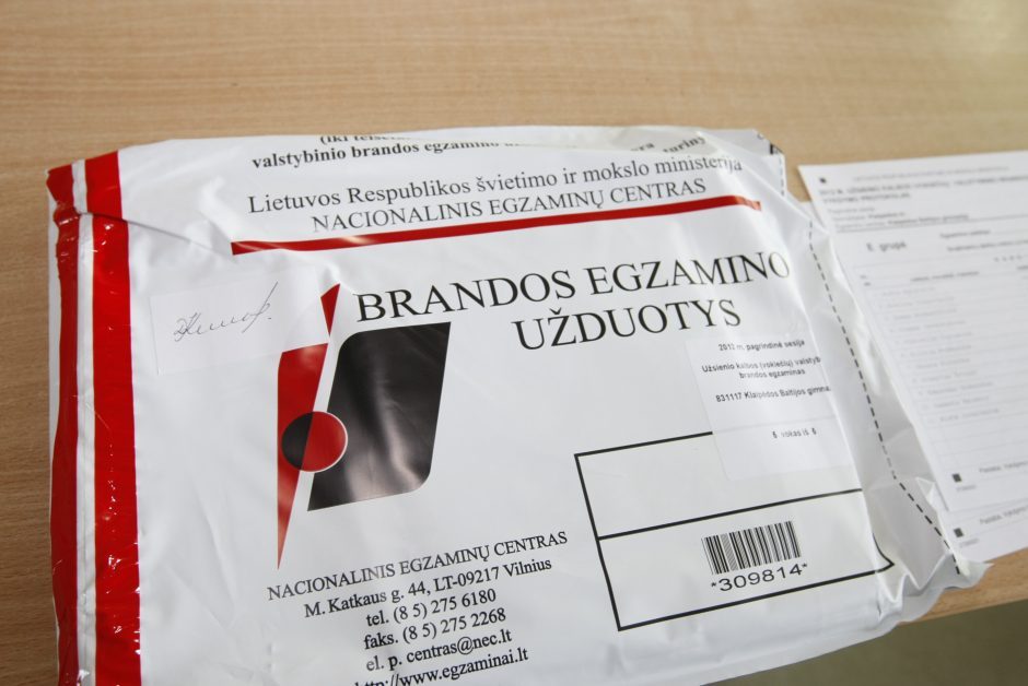 Jau galite pasitikrinti brandos egzaminų rezultatus: šiais metais daugiau šimtukų