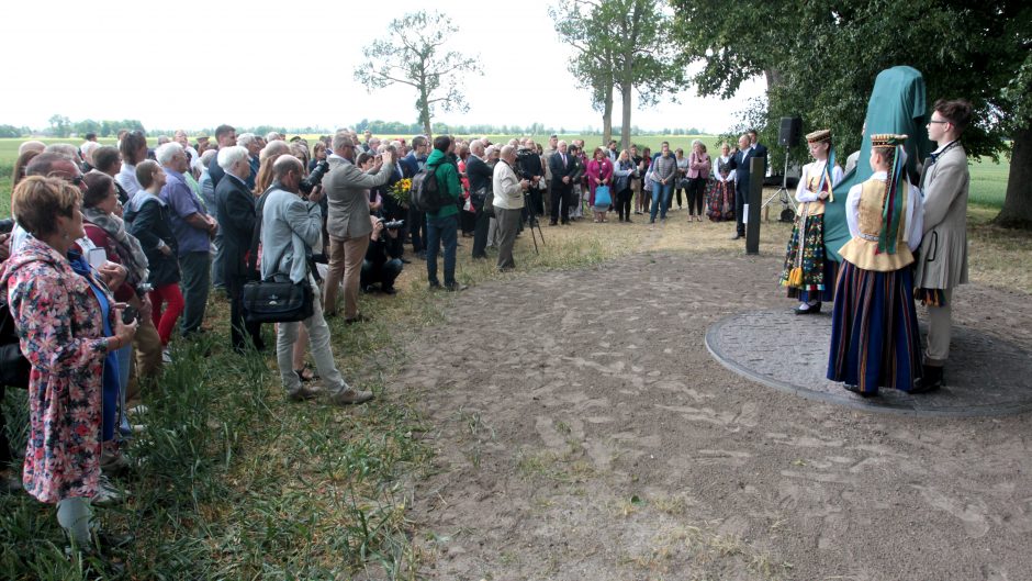 Padėka už darbus: atidengtas signataro J. Vailokaičio paminklas