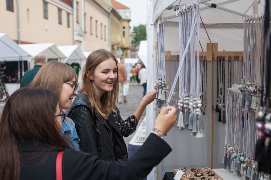 Senamiestyje pasklido rudens ir amatininkų gėrybės