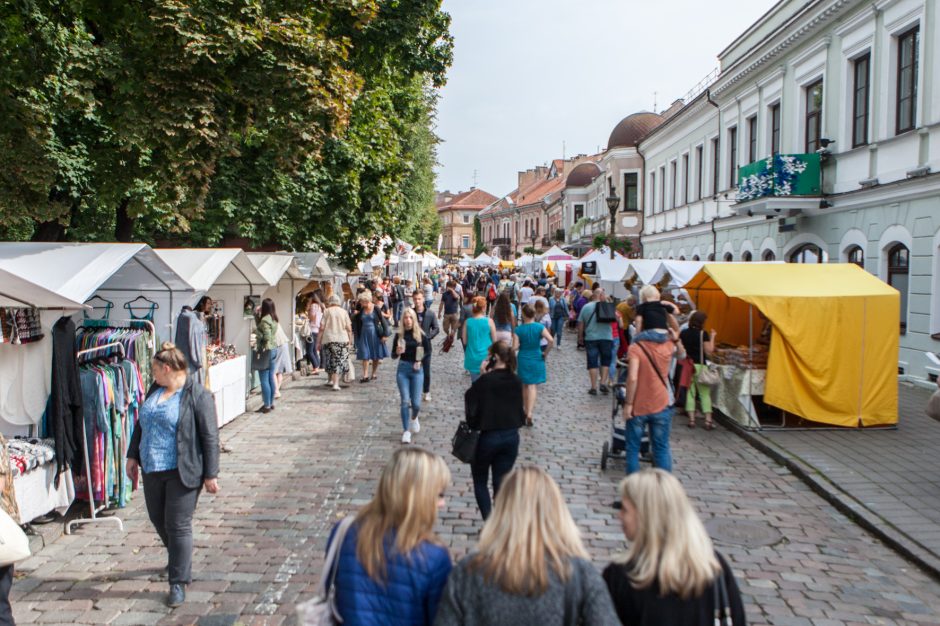 Senamiestyje pasklido rudens ir amatininkų gėrybės