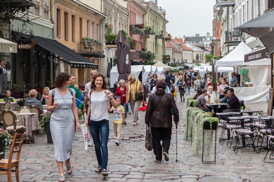 Senamiestyje pasklido rudens ir amatininkų gėrybės