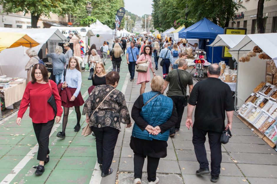 Senamiestyje pasklido rudens ir amatininkų gėrybės