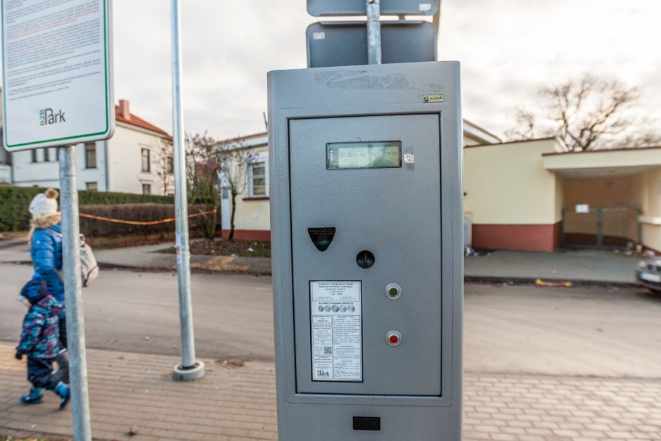 Pasipiktino aikštele prie bažnyčios: vaizdas čia – apgailėtinas