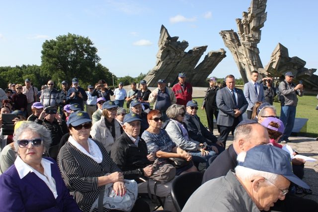 Holokausto tragediją prisiminęs V. Landsbergis: pasistenkime, kad tai nepasikartotų