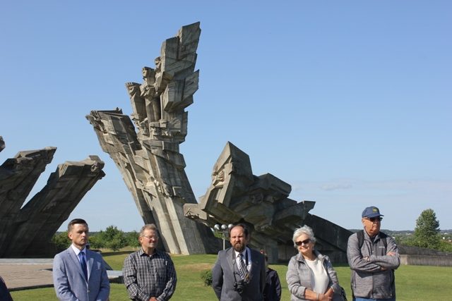 Holokausto tragediją prisiminęs V. Landsbergis: pasistenkime, kad tai nepasikartotų