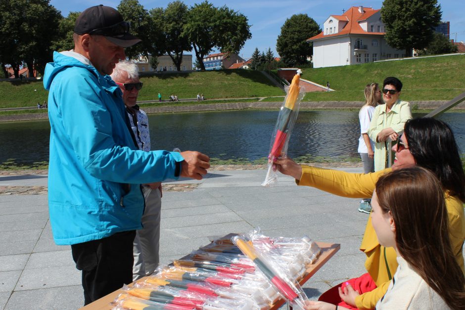 Jono kalnelyje iškilmingai iškelta Trispalvė