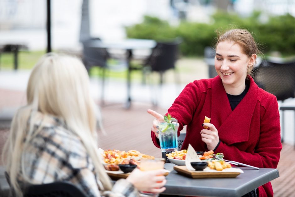 Restoranai skundžiasi krentančiomis apyvartomis: kils maisto kainos?