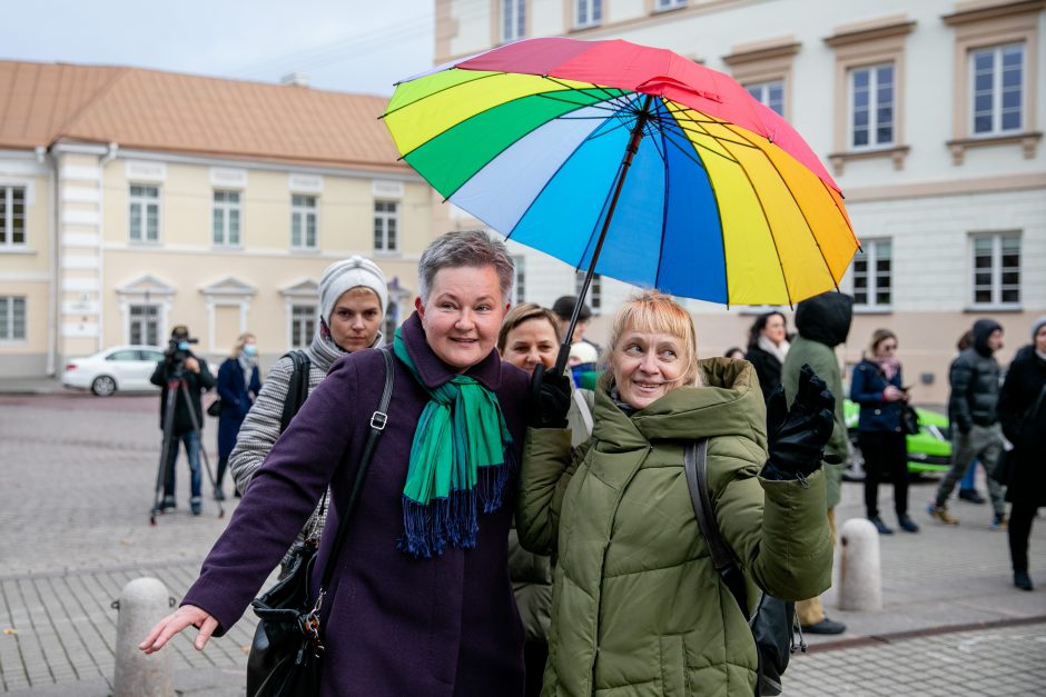 Prezidentas susitiks su mama, kovojančia už LGBTQ teises