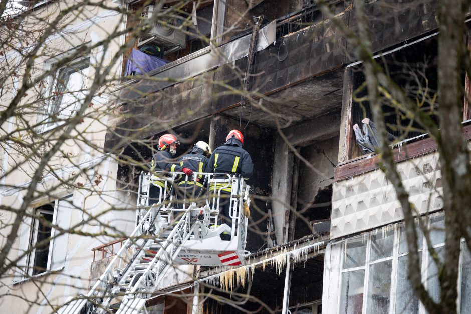 Sprogusio daugiabučio gyventojas: kad tam žmogui buvo varžtukai pasisukę, tai faktas