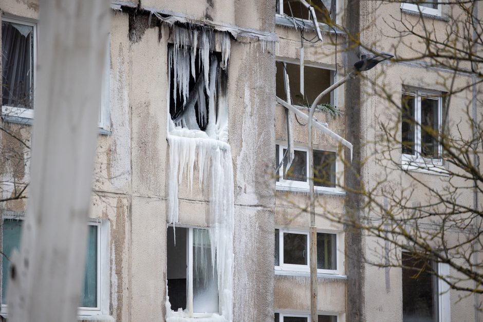 Sprogusio daugiabučio gyventojas: kad tam žmogui buvo varžtukai pasisukę, tai faktas