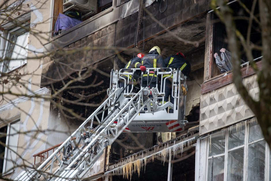 Sprogusio daugiabučio gyventojas: kad tam žmogui buvo varžtukai pasisukę, tai faktas