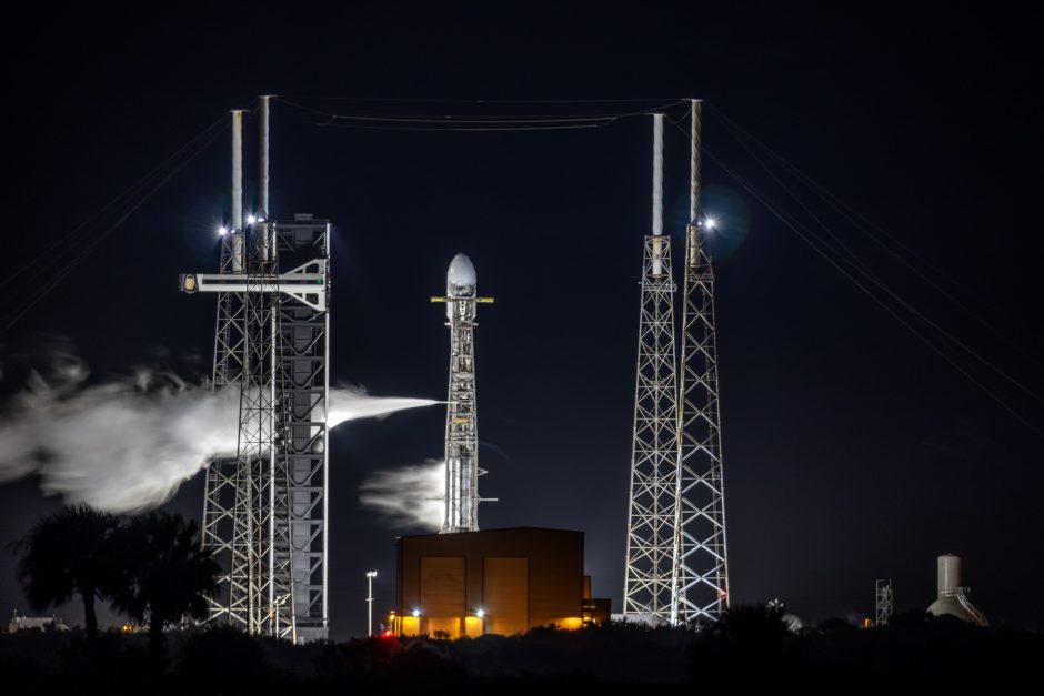 Į Žemę grįžo „SpaceX“ kapsulė