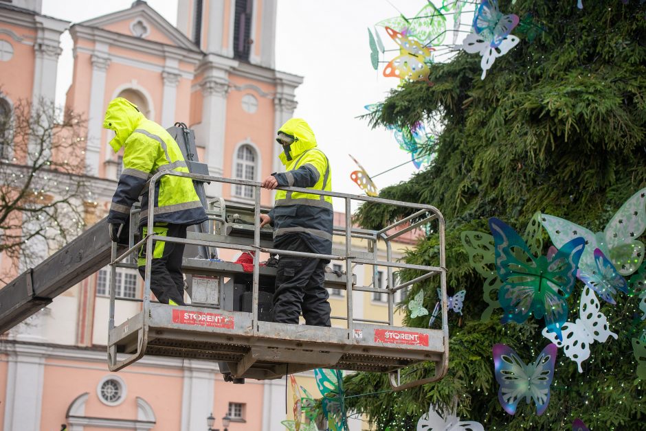 Intensyvus veiksmas Rotušės aikštėje: iki eglės įžiebimo lieka vos kelios dienos