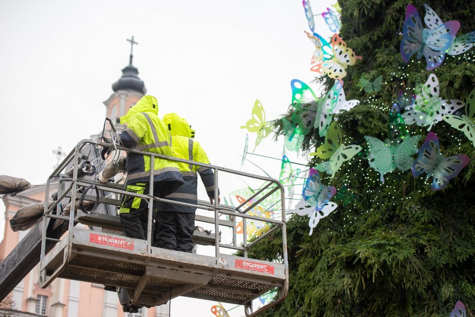 Intensyvus veiksmas Rotušės aikštėje: iki eglės įžiebimo lieka vos kelios dienos