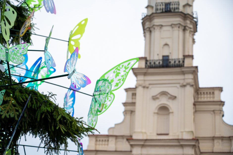 Intensyvus veiksmas Rotušės aikštėje: iki eglės įžiebimo lieka vos kelios dienos