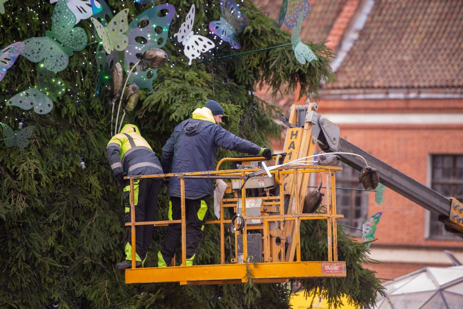 Intensyvus veiksmas Rotušės aikštėje: iki eglės įžiebimo lieka vos kelios dienos