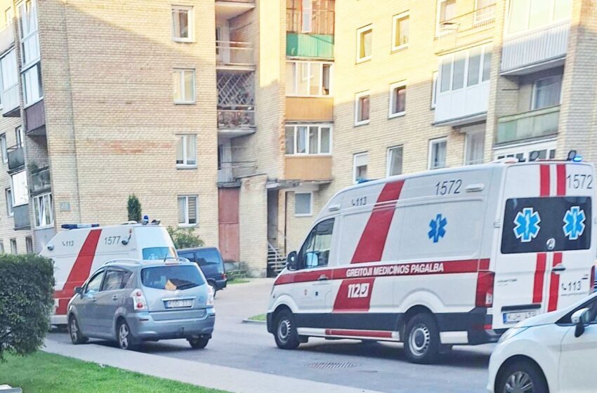 Tragedija Kėdainiuose: sukniubusio 48-erių vyro atgaivinti nepavyko