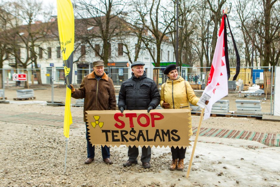 Prie Kauno savivaldybės šančiškiai surengė triukšmingą protestą