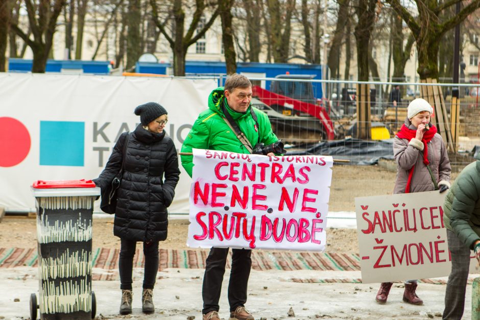 Prie Kauno savivaldybės šančiškiai surengė triukšmingą protestą