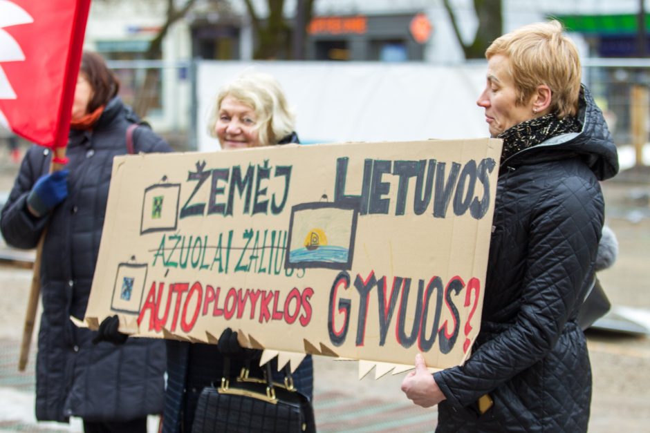 Prie Kauno savivaldybės šančiškiai surengė triukšmingą protestą