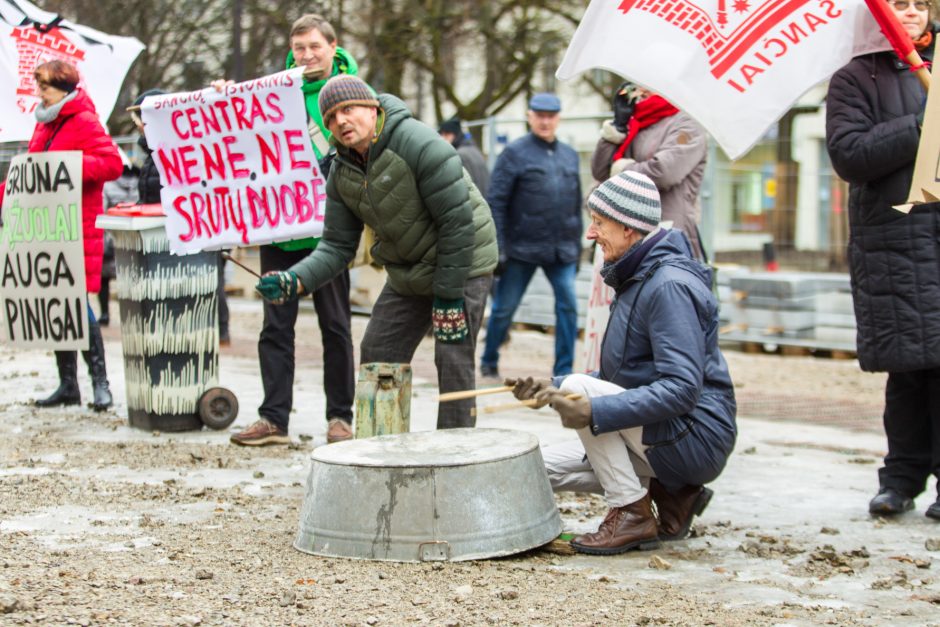 Prie Kauno savivaldybės šančiškiai surengė triukšmingą protestą