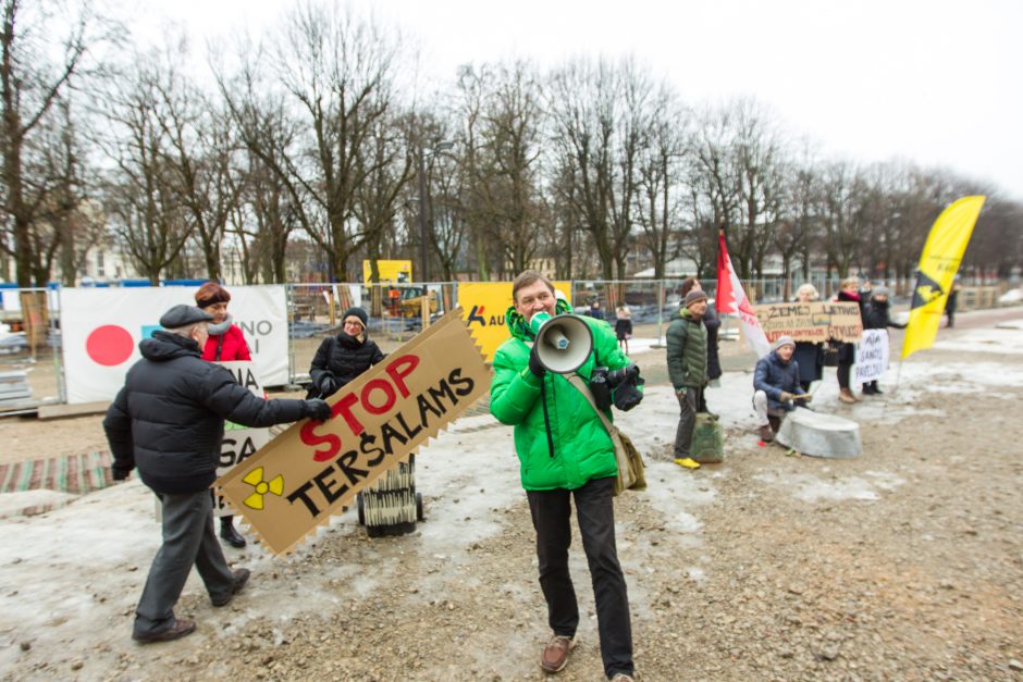 Prie Kauno savivaldybės šančiškiai surengė triukšmingą protestą