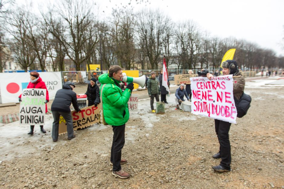 Prie Kauno savivaldybės šančiškiai surengė triukšmingą protestą