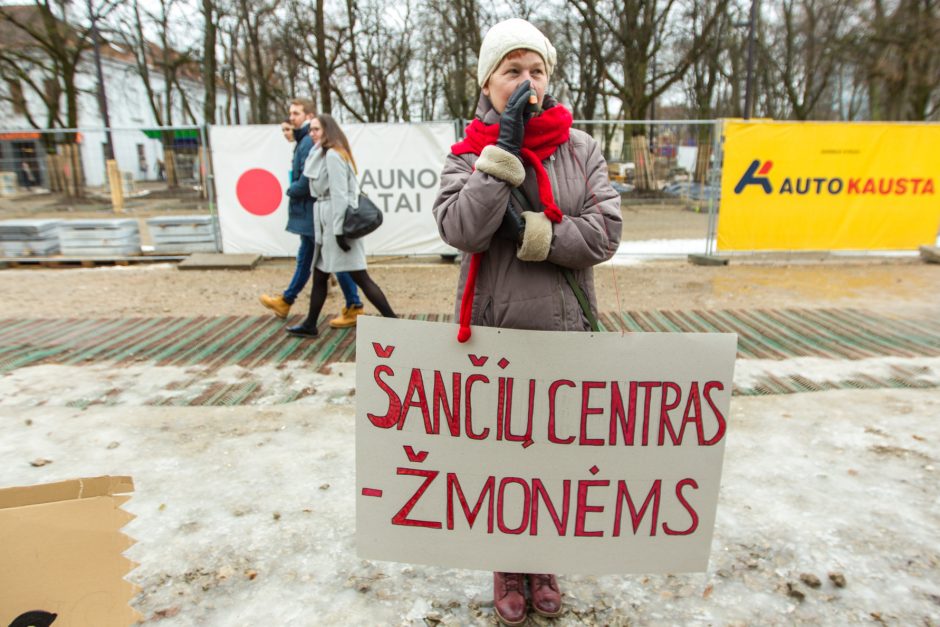 Prie Kauno savivaldybės šančiškiai surengė triukšmingą protestą