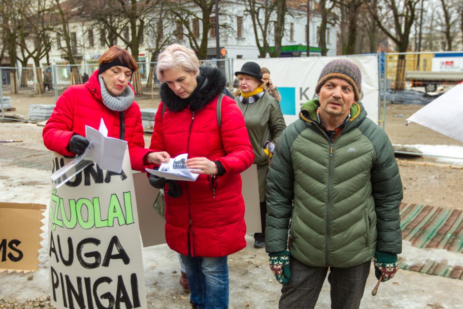 Prie Kauno savivaldybės šančiškiai surengė triukšmingą protestą