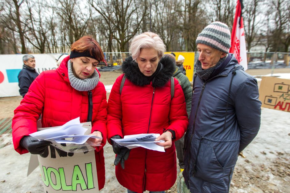 Prie Kauno savivaldybės šančiškiai surengė triukšmingą protestą