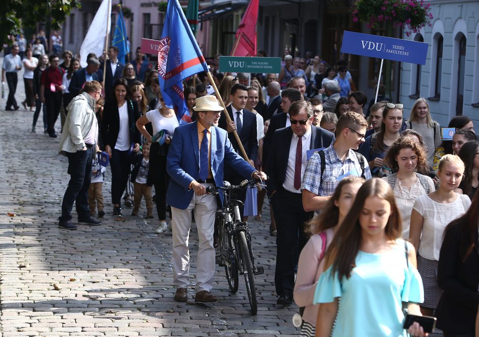 Mokslo metų pradžia miestą pripildė klegesio