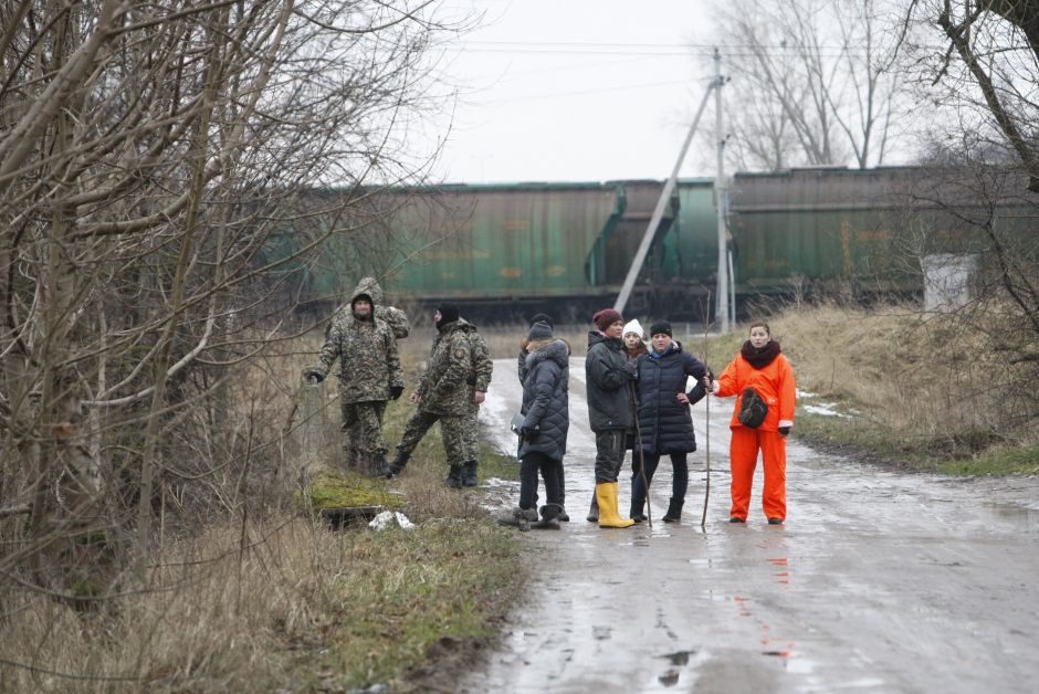 Būrys policininkų ir savanorių ieško dingusio vaikino