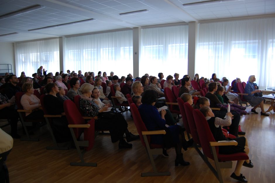 Pirmieji mažųjų pianistų žingsniai