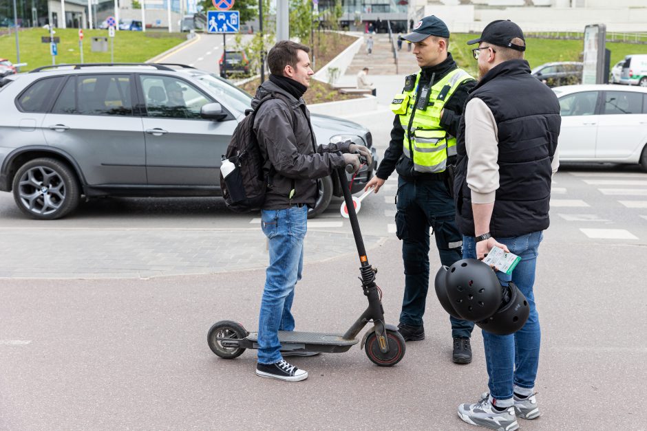 Sostinėje – paspirtukų reidas: primena svarbų dalyką 