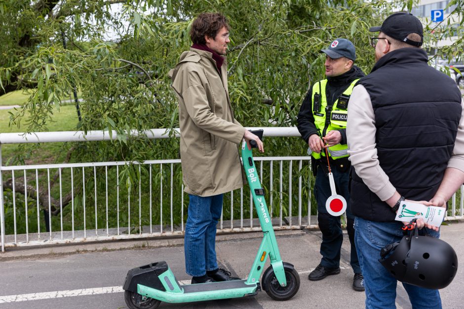 Sostinėje – paspirtukų reidas: primena svarbų dalyką 