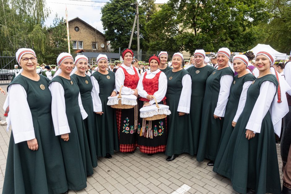 Dainų šventės šokių diena „Amžių tiltais“