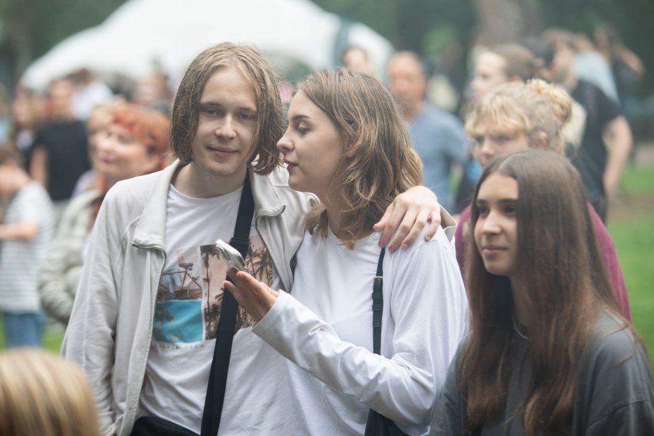 Minios žmonių plūsta į festivalį „jaunas kaip Vilnius“ Vingio parke