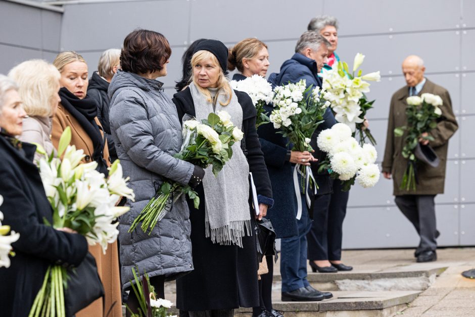 Primabalerina L. Aškelovičiūtė-Razmienė atgulė amžinojo poilsio