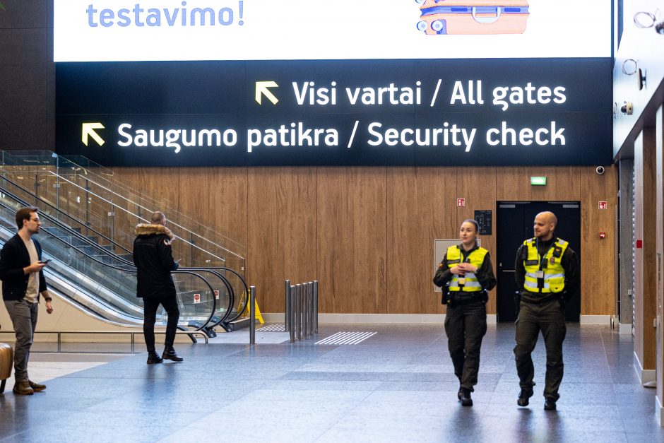 Skrydis į niekur: tūkstantis savanorių testuoja naująjį Vilniaus oro uosto terminalą