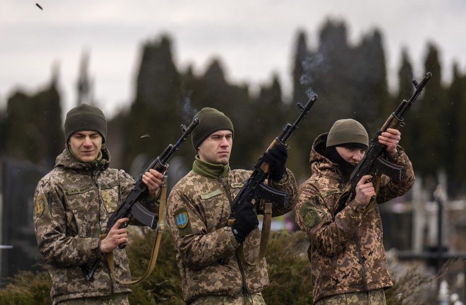 Ukrainai ima trūkti karių: svarstoma mažinti mobilizuojamųjų asmenų amžių iki 25 metų