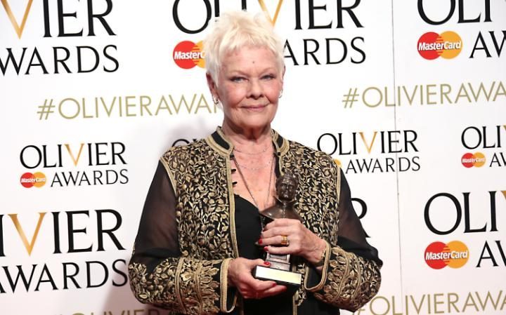 Britų aktorei J. Dench – aštuntas prestižinis L. Olivier apdovanojimas