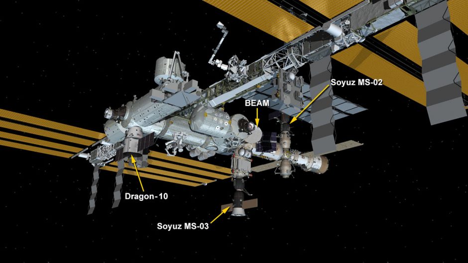 „SpaceX“ krovininė kapsulė susijungė su TKS para vėliau, nei planuota