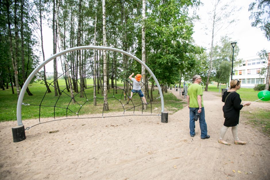 Kauniečiai rinkosi apžiūrėti sutvarkyto Dainavos parko