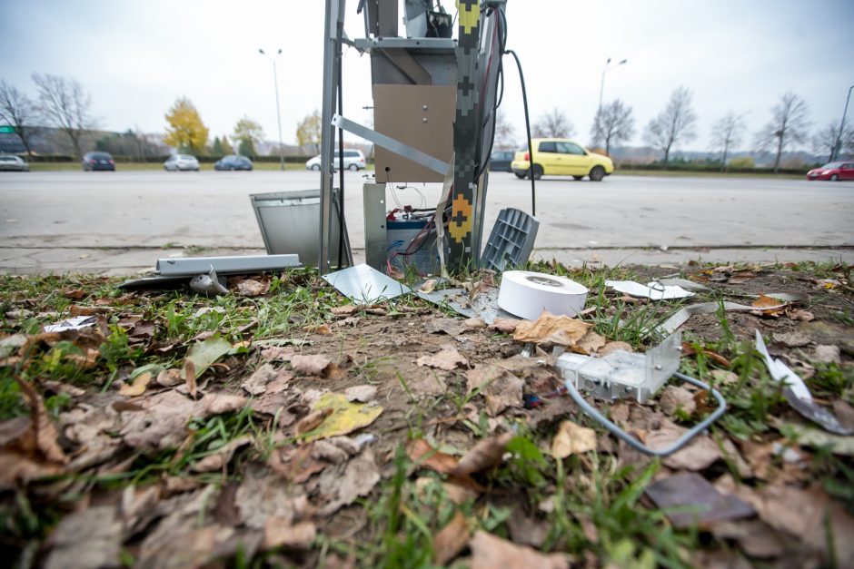 Kaune naktį driokstelėjo sprogimas: susprogdintas parkomatas