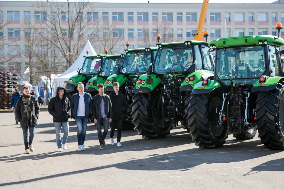 Parodoje „Ką pasėsi...2019“ vėl išsirikiavo brangi ūkio technika